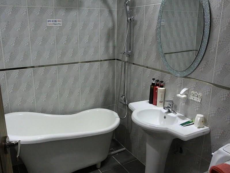 מוקפו Tiffany Motel מראה חיצוני תמונה