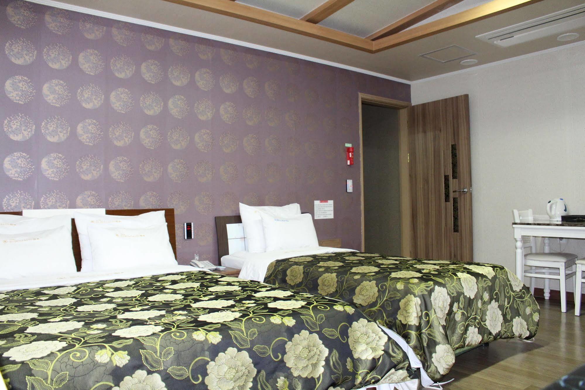 מוקפו Tiffany Motel מראה חיצוני תמונה