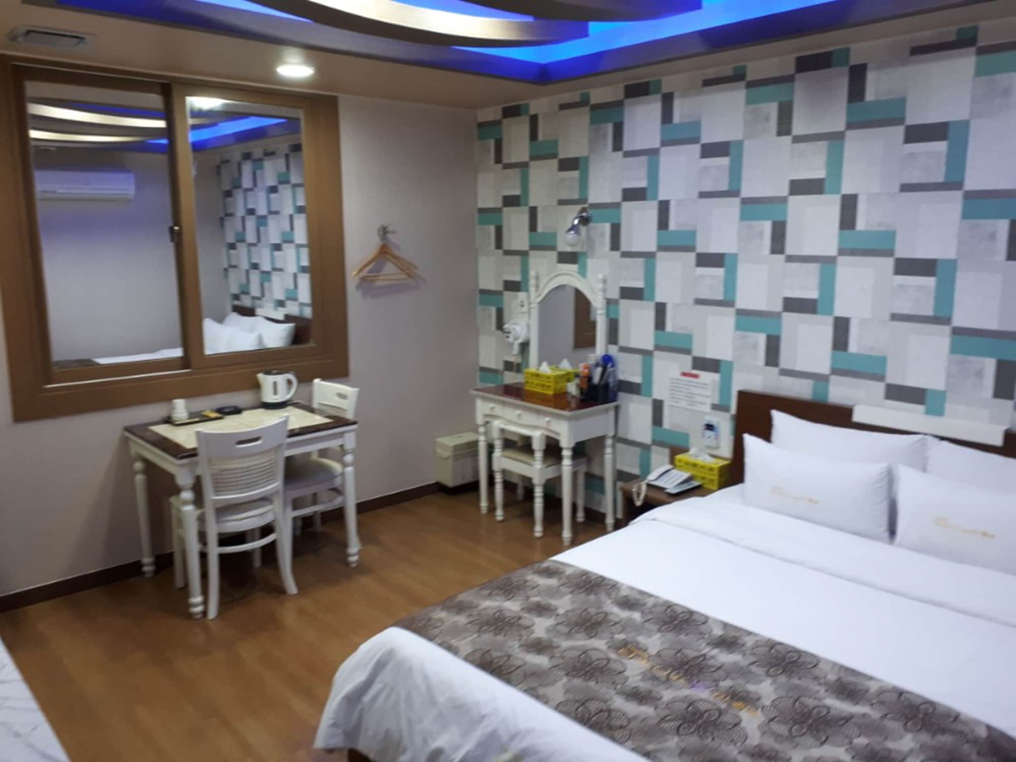 מוקפו Tiffany Motel מראה חיצוני תמונה