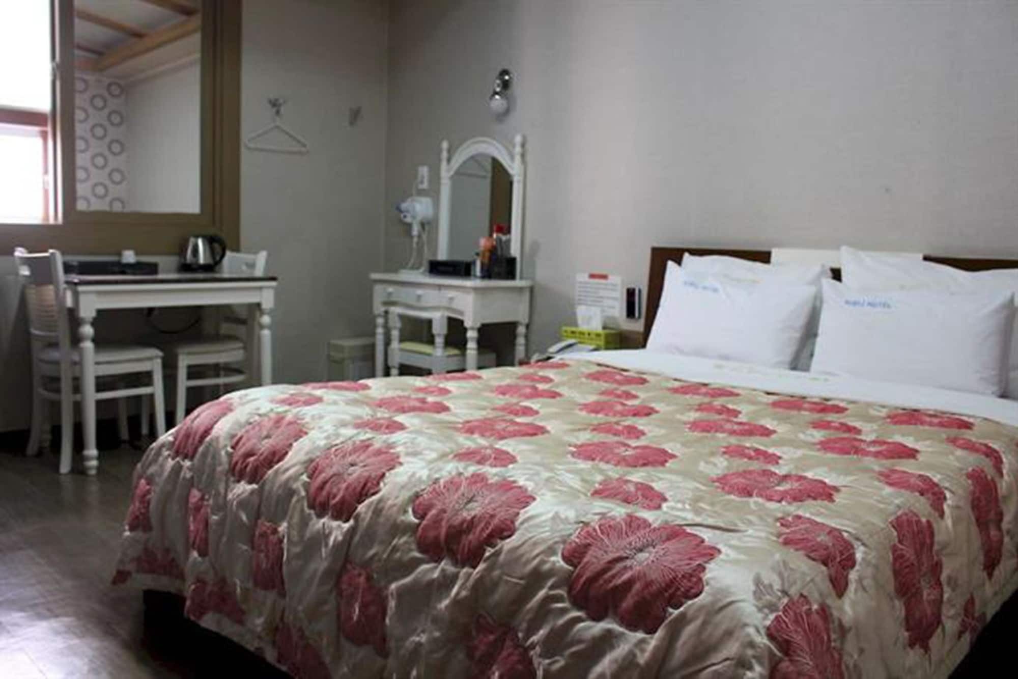 מוקפו Tiffany Motel מראה חיצוני תמונה